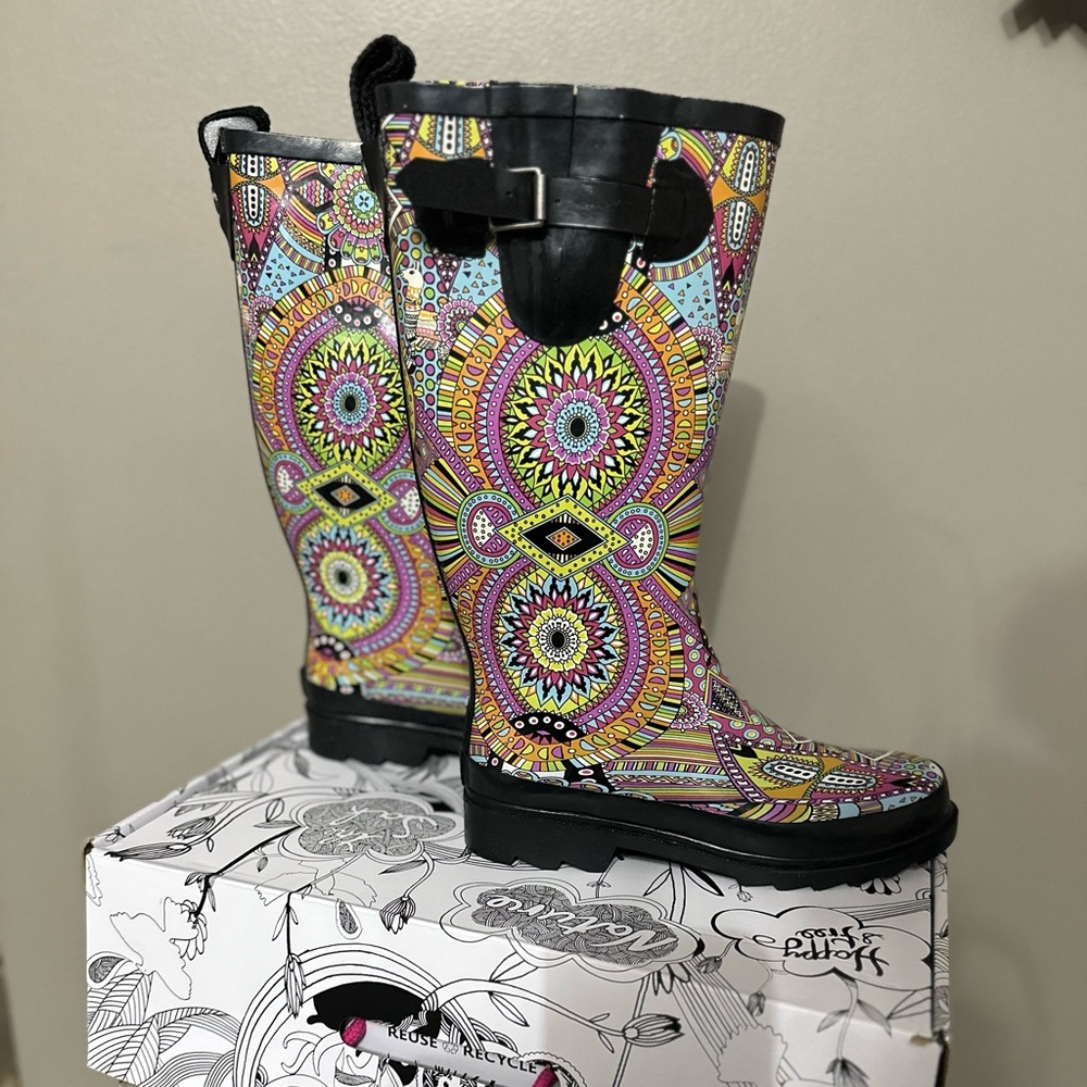 Sakroots rain boots NWT size 7